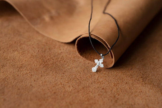 Showcase Your Faith with These Gorgeous Silver Cross Necklaces for Women