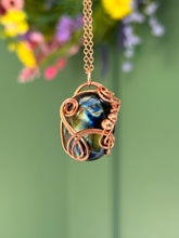 Load image into Gallery viewer, Labradorite and Copper Swirl Pendant