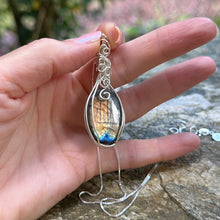 Load image into Gallery viewer, Labradorite and Silver Pendant