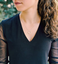 Load image into Gallery viewer, Simple Circle Necklace