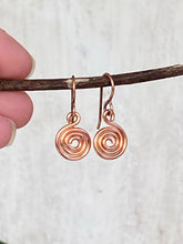 Load image into Gallery viewer, Copper Swirl Earrings (1 inch)