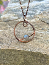 Load image into Gallery viewer, Labradorite Circle Pendant in Copper ￼
