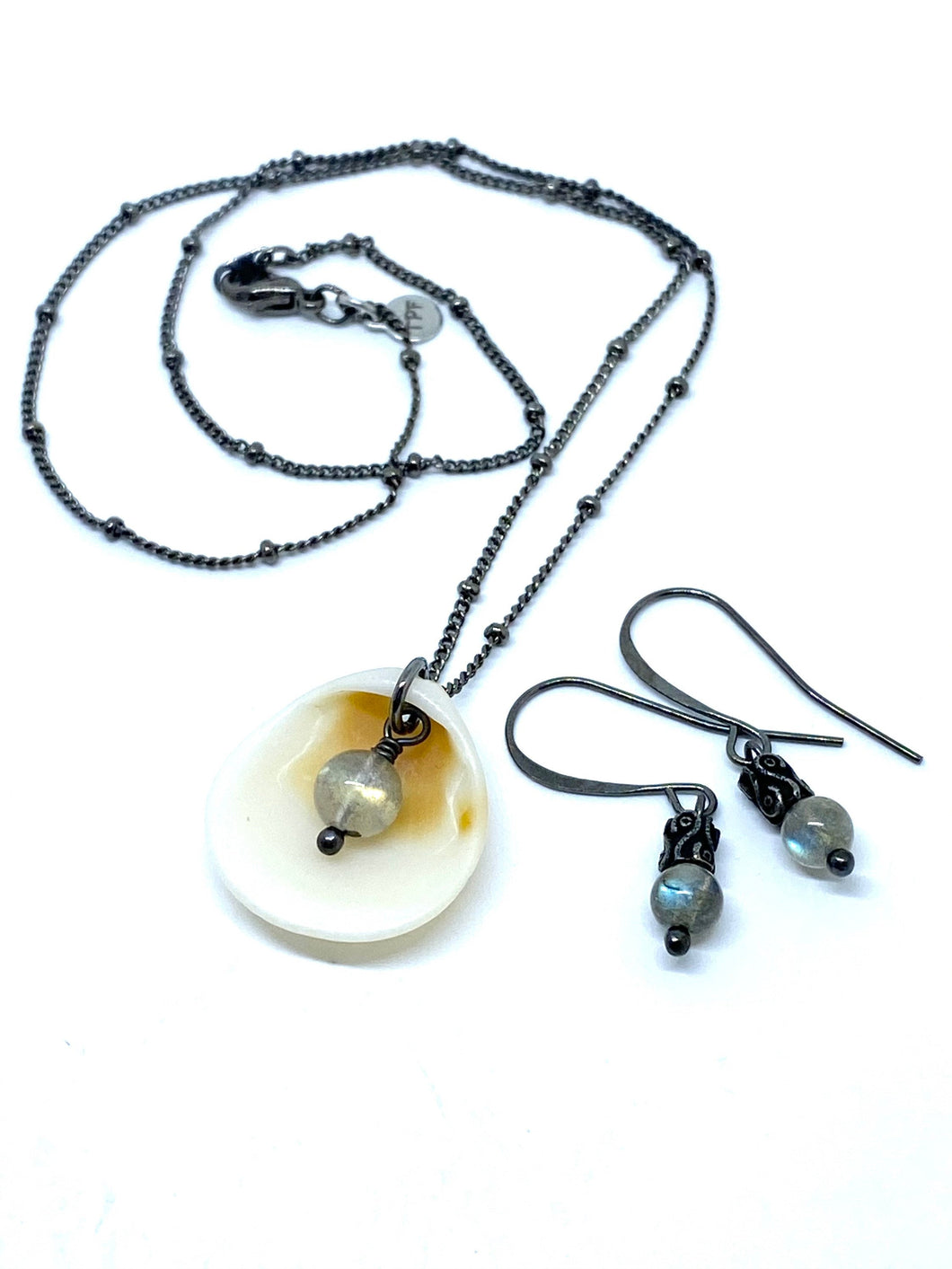 Shell Necklace and Earrings Set - Connecticut