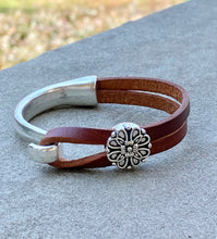 Load image into Gallery viewer, Brown Flat Leather Hook Bracelet
